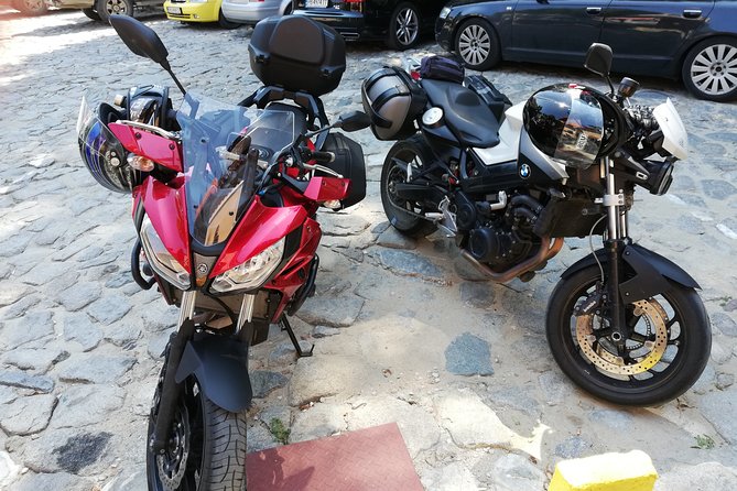 5 Days Guided Motorcycle Tour Wine, Nature and Traditions - What the guide adds to the ride