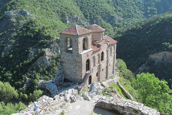Bachkovo Monastery & Asen's Fortress - day tour from Plovdiv - The refectory and its striking murals