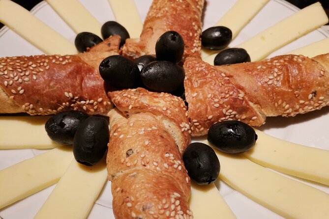 Bulgarian Prime Cuts and Wine Tour - Inside the vintage, aristocratic setting