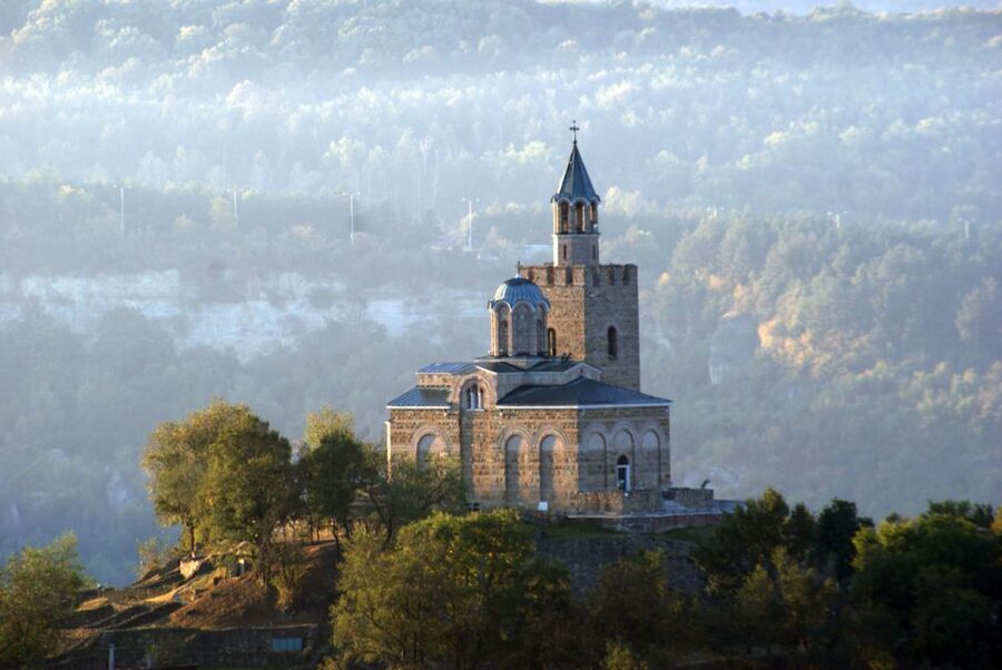 From Bucharest: Small Group Day Trip to Medieval Bulgaria - Veliko Tarnovo, the former imperial capital
