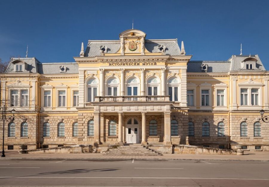 From Bucharest: Small Group Day Trip to Medieval Bulgaria - Arbanassi and the houses of wealthy merchants