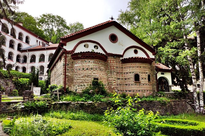 Private Vitosha Mountains Hiking with Black peak & Dragalevtsi Monastery - What the five-hour mountain section involves