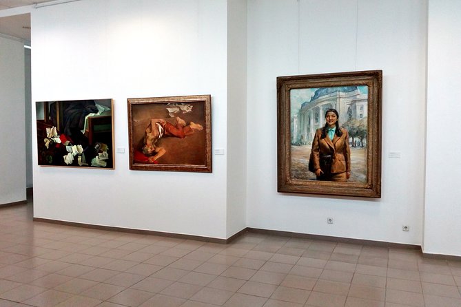 Self-guided Tour in the Museum of Socialist Art - Price, time, and group size