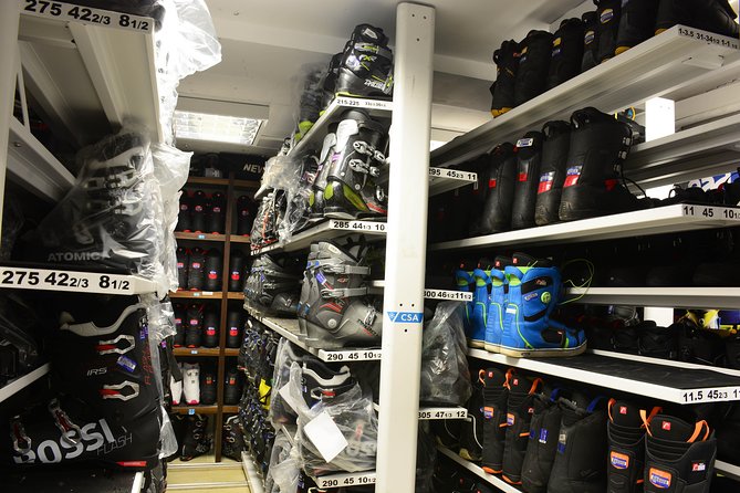 Ski and Snowboard equipment rental in Borovets - Picking up skis or a snowboard in Borovets