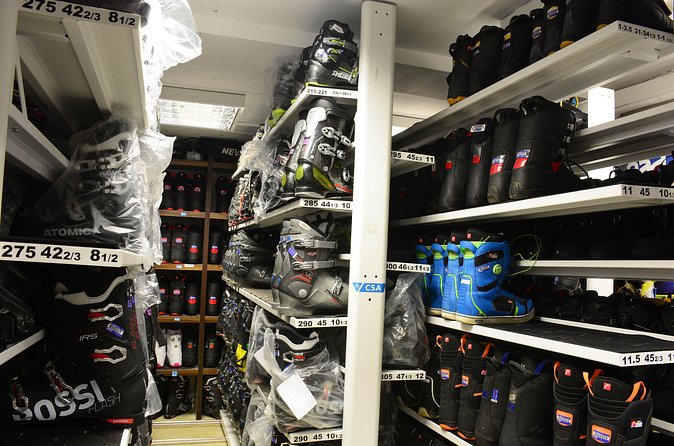 Ski and Snowboard equipment rental in Borovets - Ski package or snowboard package