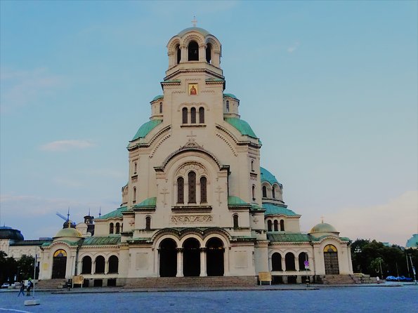 Sofia by Night Panoramic Tour with Dinner and Folklore Show - Narodno Sabranie Square and the King Liberator