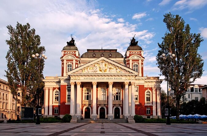 Sofia by Night Panoramic Tour with Dinner and Folklore Show - The guides make a real difference