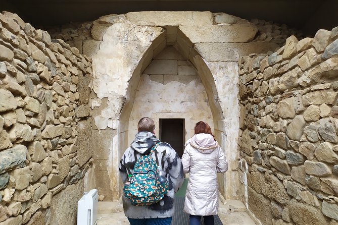 Valley of the Thracian Kings, Hidden Treasures - Grifoni Tomb and the variety of Thracian burials